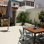 House Of Orchids With Patio
