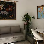 House Of Orchids With Patio 公寓