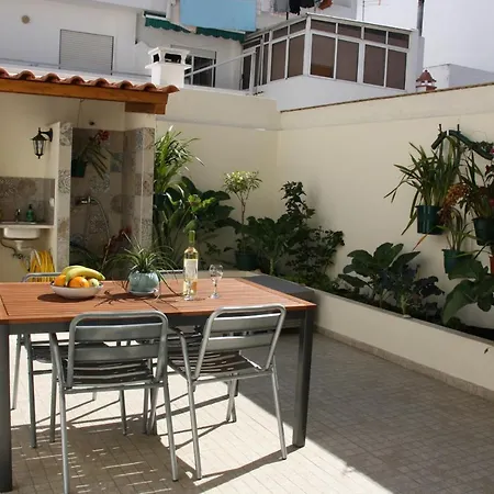House Of Orchids With Patio