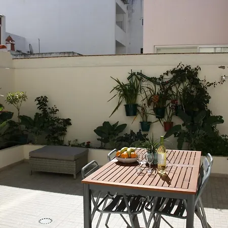 House Of Orchids With Patio