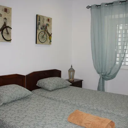 House Of Orchids With Patio Apartman *