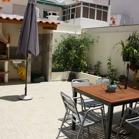 House Of Orchids With Patio